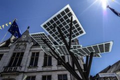 法国在街上种电子树：太阳能发电、提供WiFi