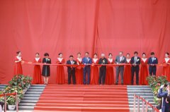 南山20年大手笔 时尚广场揭幕、品牌大秀震撼上映